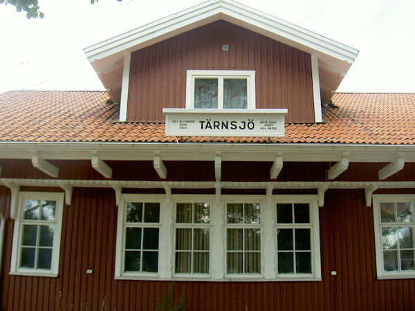 Bahnhofsgeb�ude in T�rnsj�